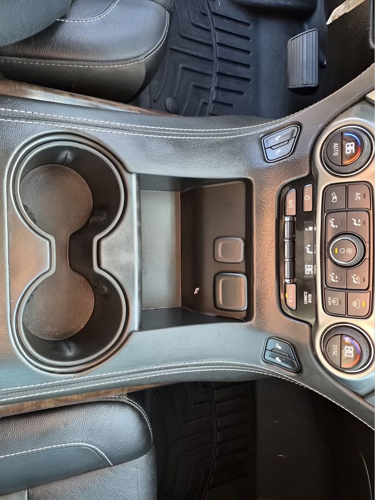 Used 2019 Chevrolet Suburban LT RWD image 43