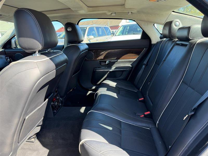 Used 2012 Jaguar XJ L image 24