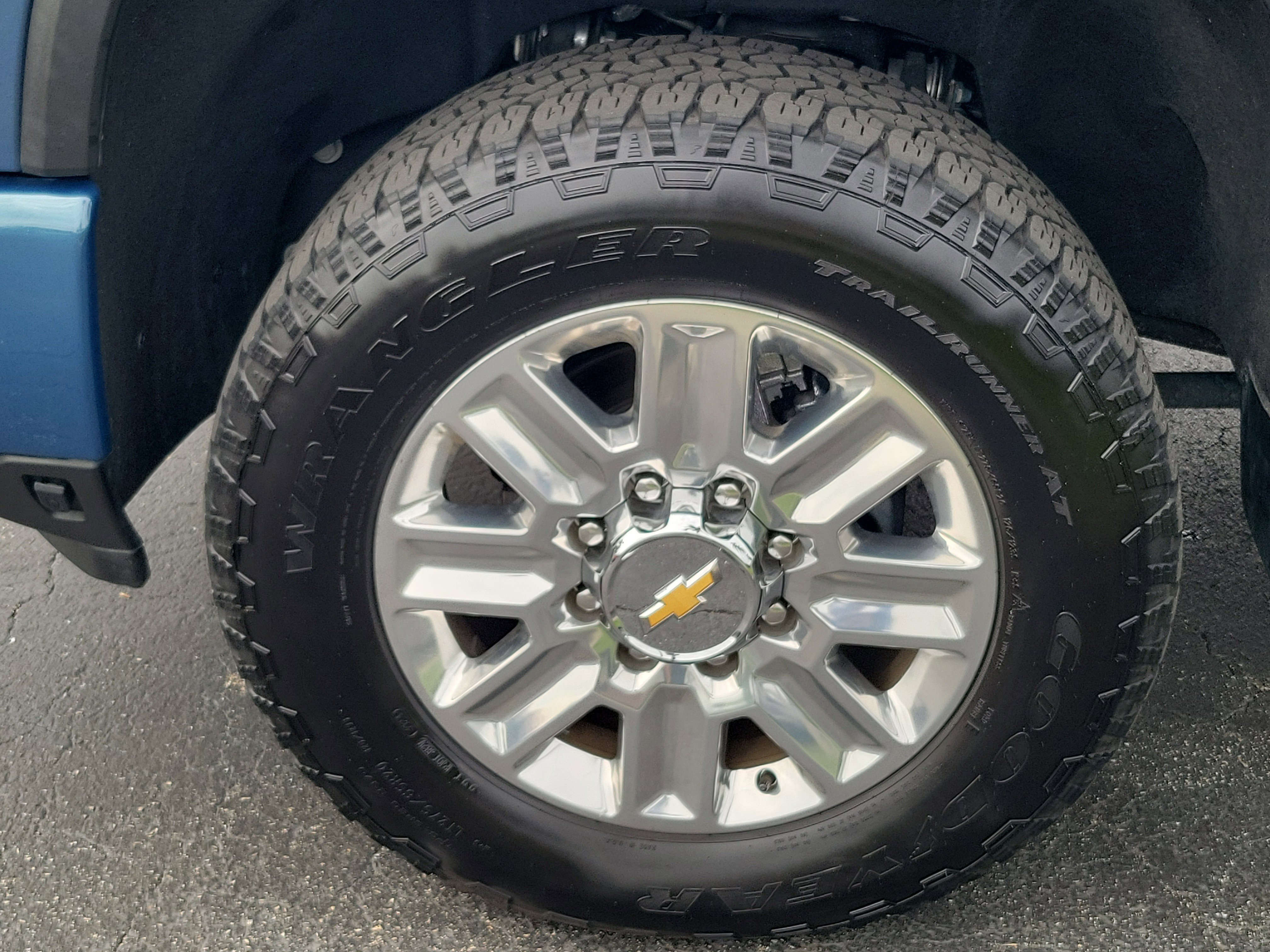 Used 2025 Chevrolet Silverado 3500 High Country w/ Technology Package image 7