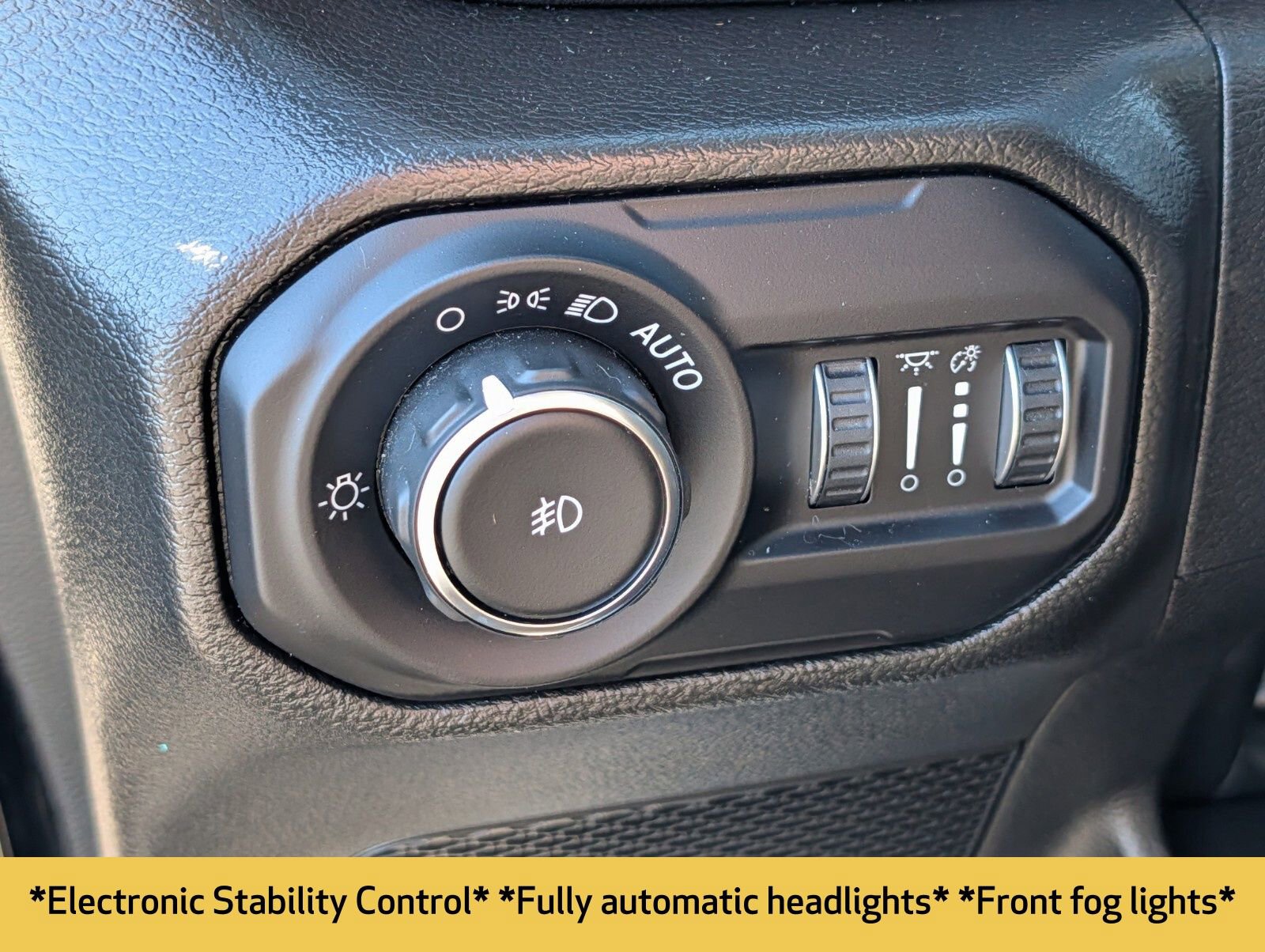 Used 2022 Jeep Wrangler Unlimited Sahara w/ LED Lighting Group image 13