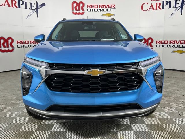 Used 2025 Chevrolet Trax LT w/ Driver Confidence Package image 2