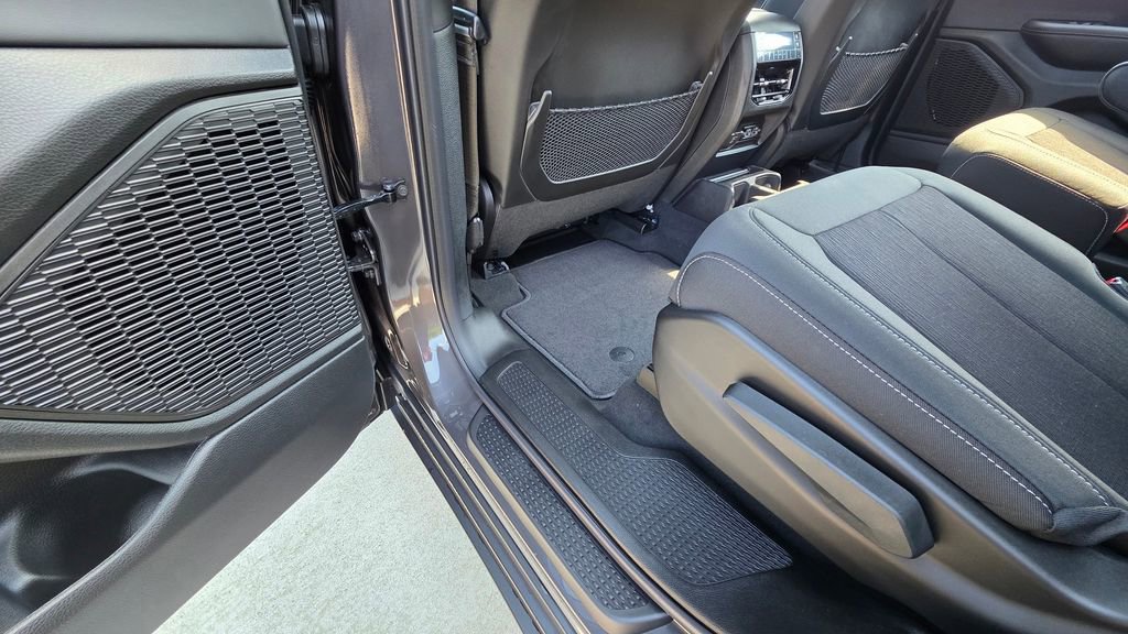 New 2025 Jeep Grand Cherokee L Laredo w/ Luxury Tech Group I image 21