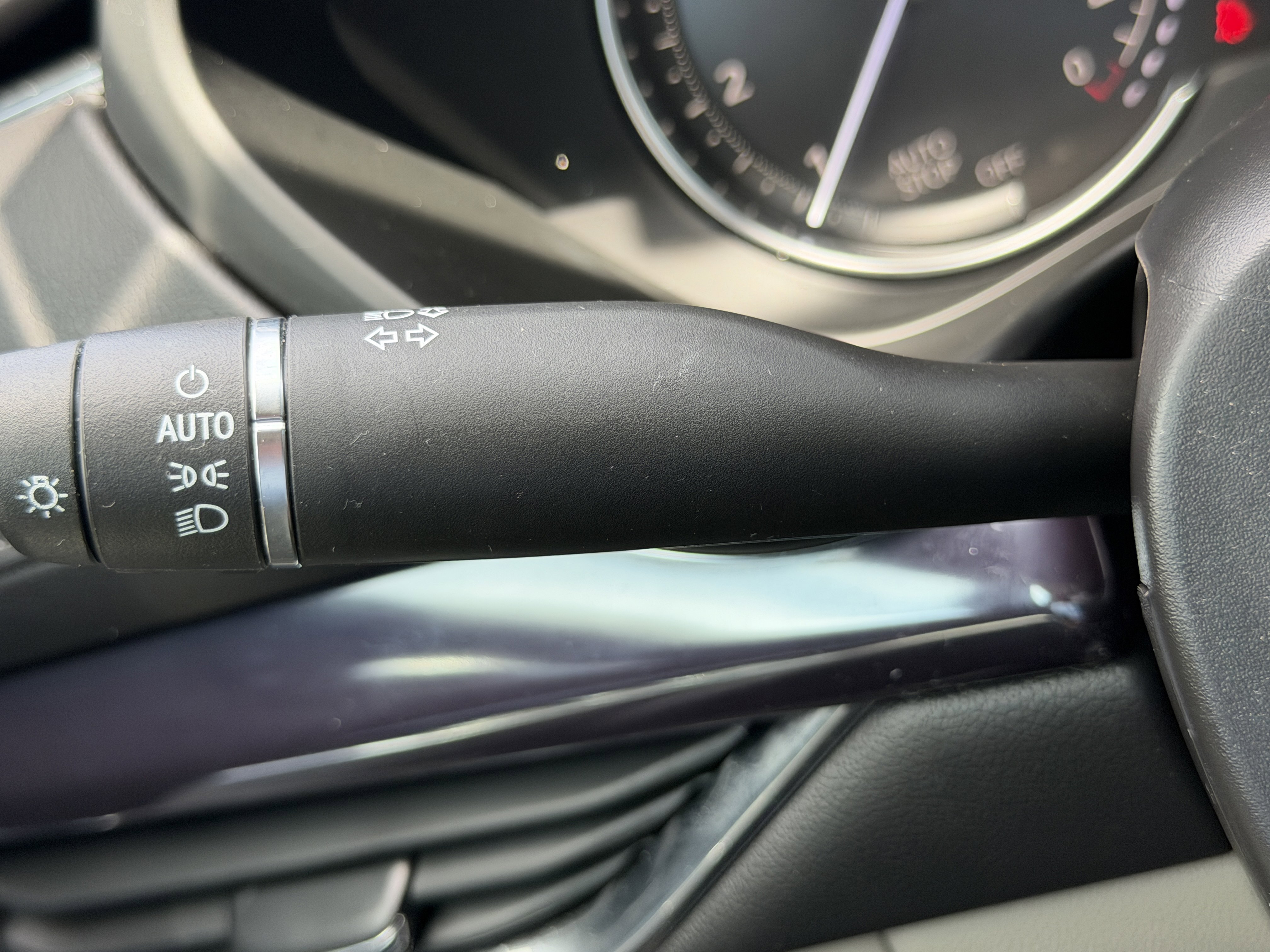 Certified 2023 Cadillac XT4 Luxury image 25