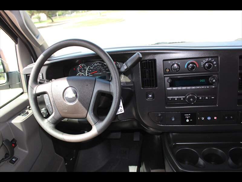 Used 2025 Chevrolet Express 3500 LT w/ LT Preferred Equipment Group RWD image 23