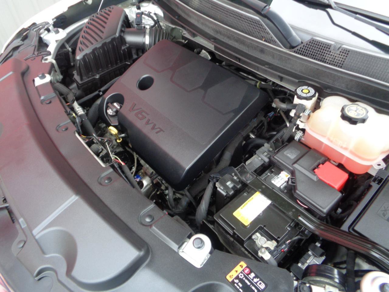 Used 2020 Chevrolet Traverse LT w/ Driver Confidence II Package image 3