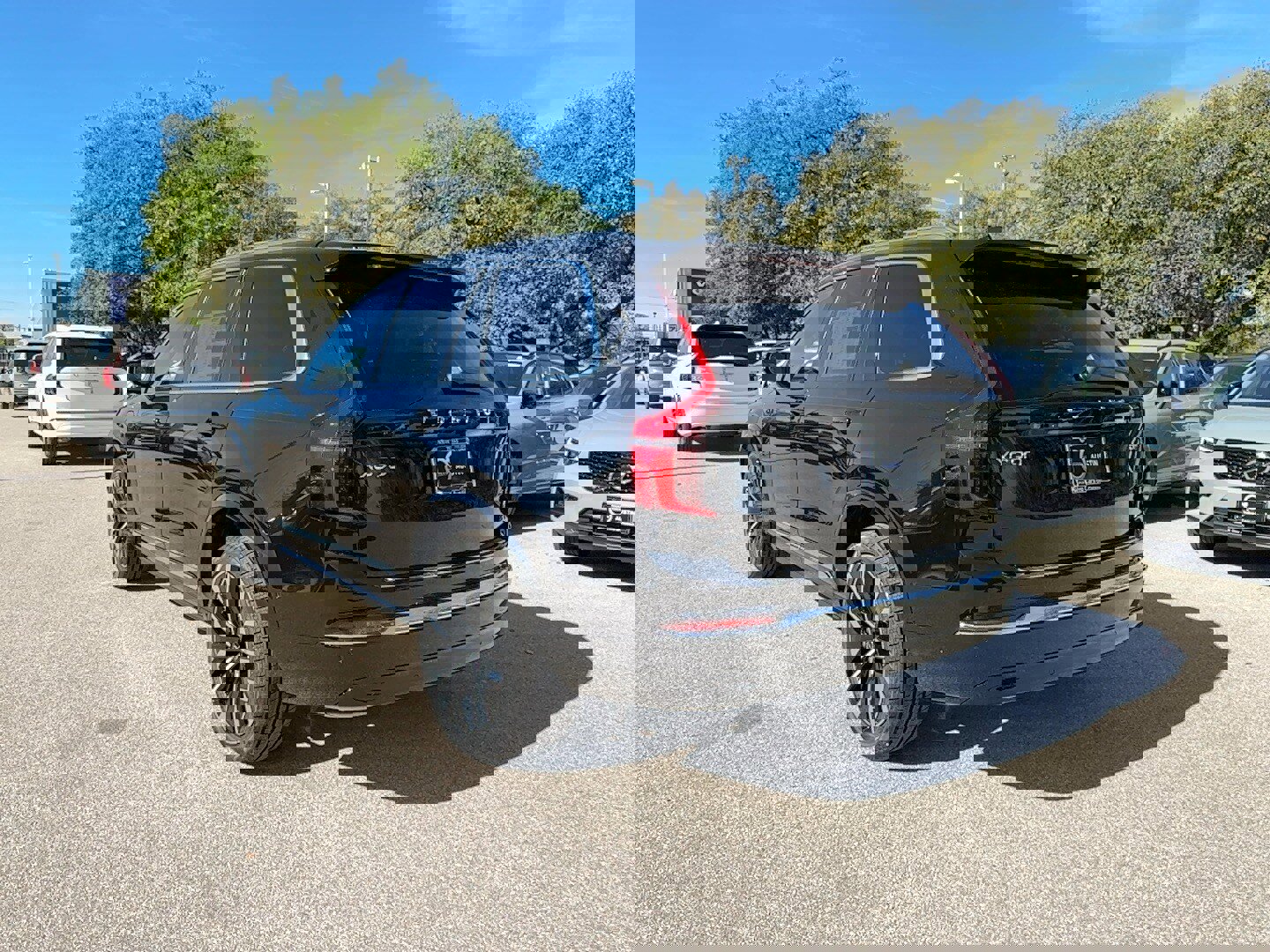 New 2026 Volvo XC90 T8 Plus w/ Protection Package Premier image 4