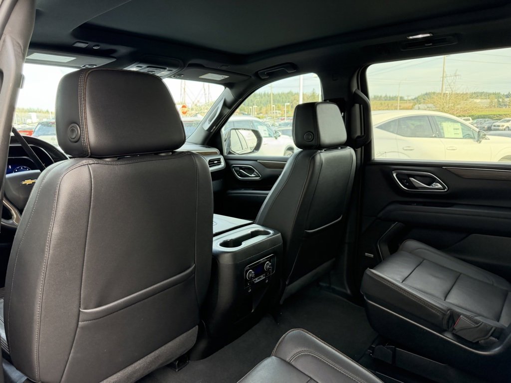 Used 2023 Chevrolet Suburban High Country image 32
