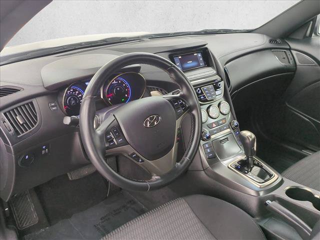 Used 2016 Hyundai Genesis 3.8 RWD image 10