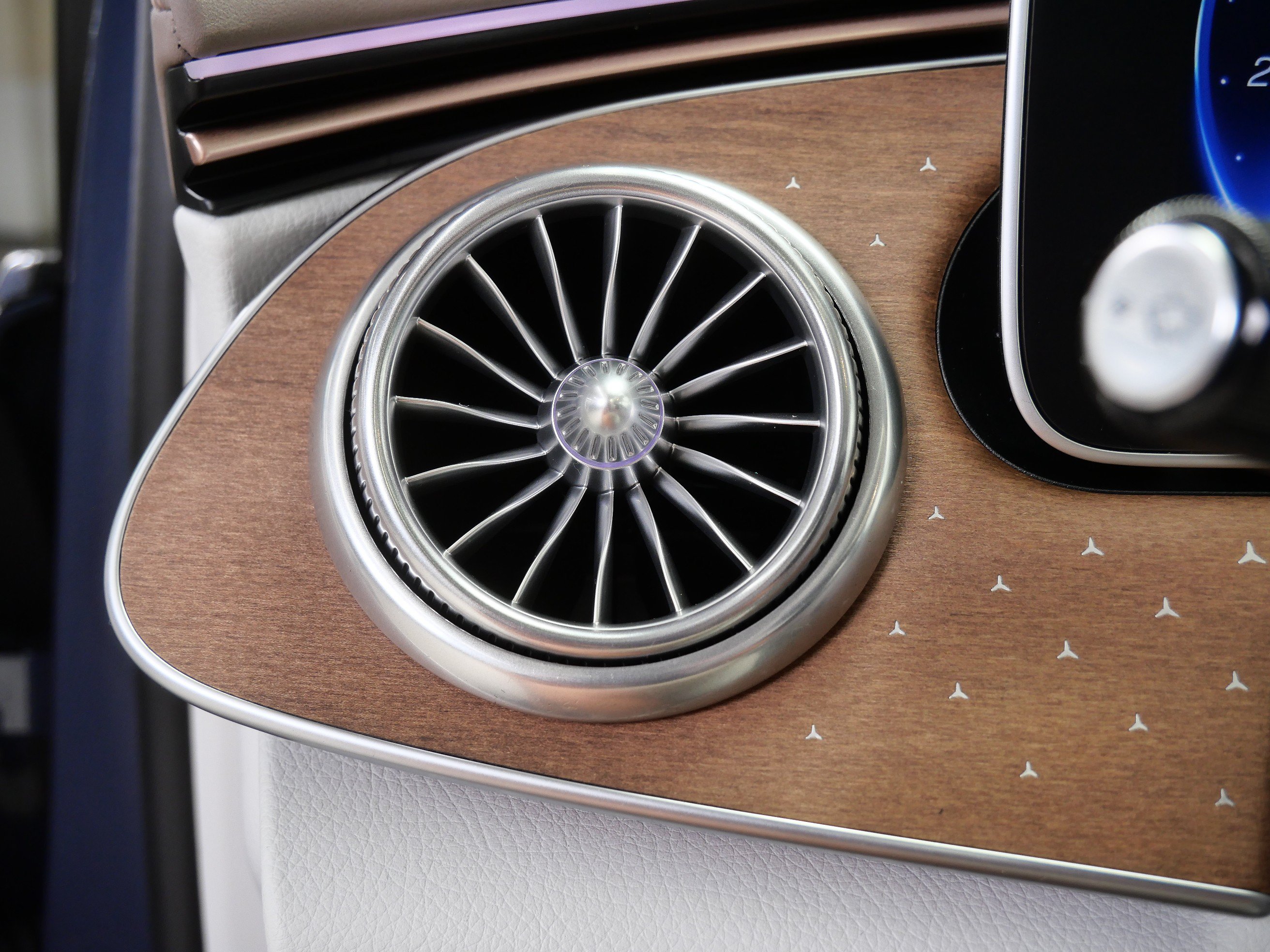 Certified 2023 Mercedes-Benz EQE 350+ 4MATIC SUV image 30