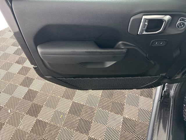 Used 2025 Jeep Wrangler Willys image 20