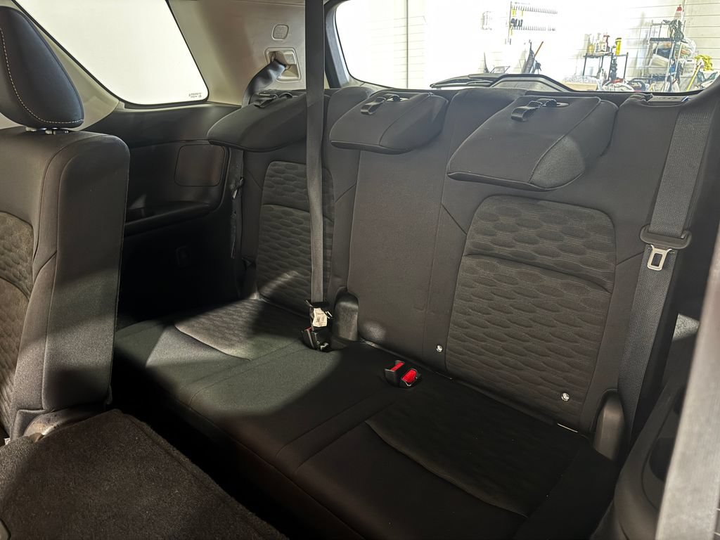 Used 2025 Nissan Pathfinder SV AWD/4WD image 21
