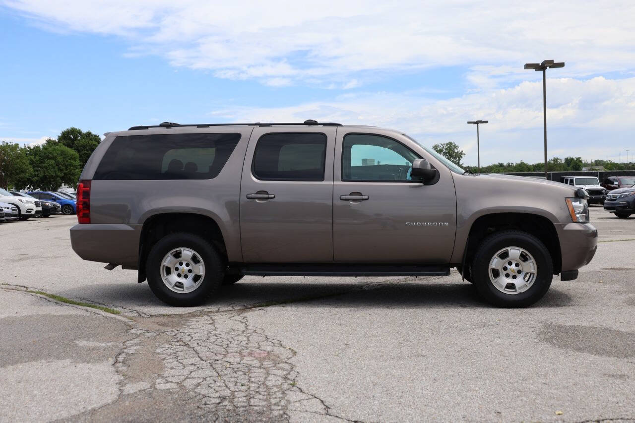 Used 2013 Chevrolet Suburban LS w/ Convenience Package 1 AWD/4WD image 7