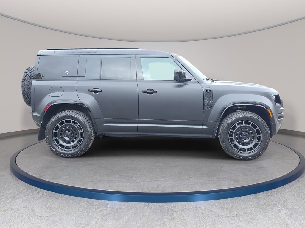 New 2026 Land Rover Defender 110 OCTA AWD/4WD image 4
