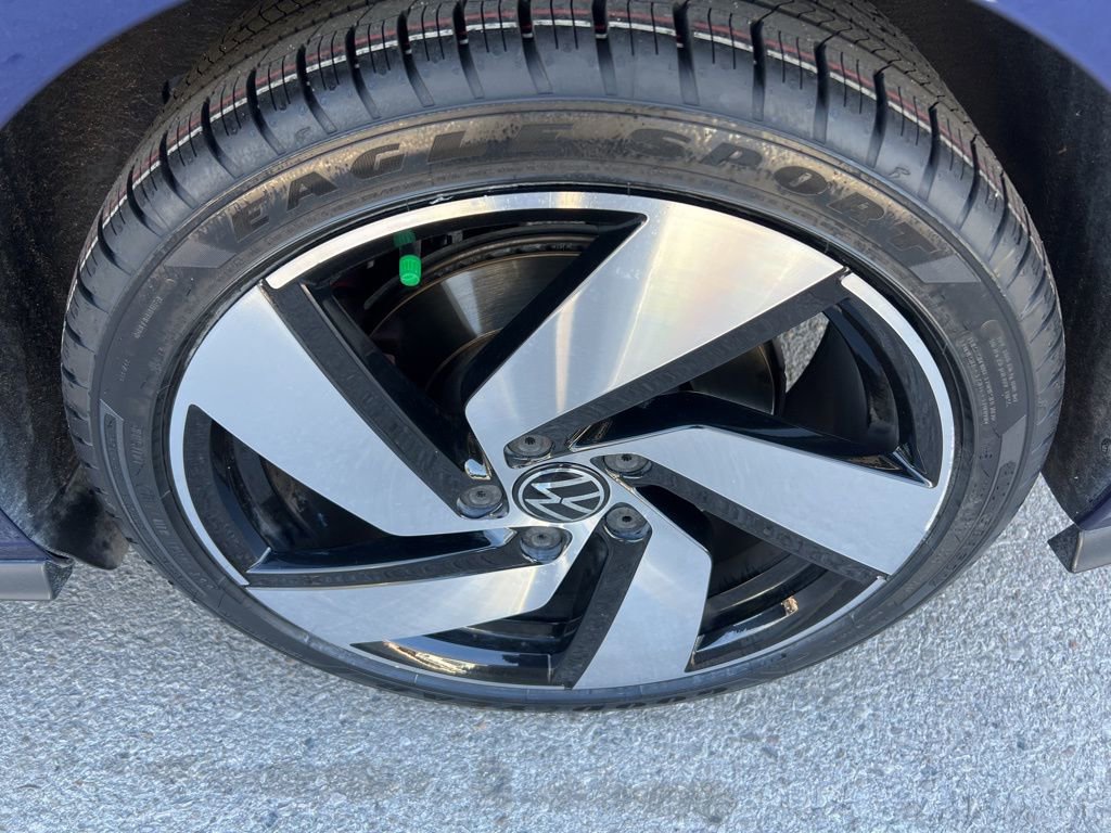 Certified 2024 Volkswagen GTI S image 31