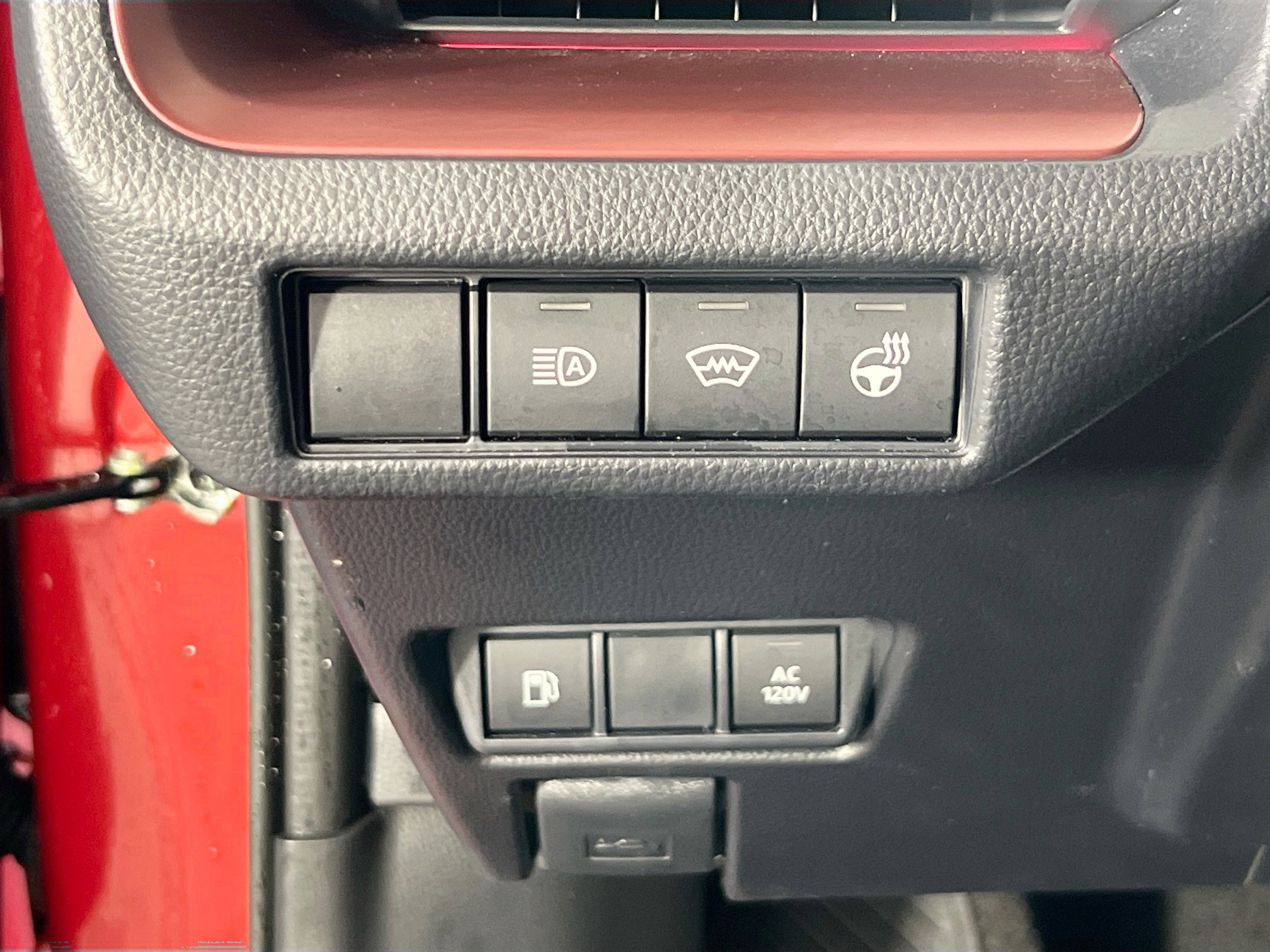 Used 2025 Toyota Prius Plug-In Hybrid image 10