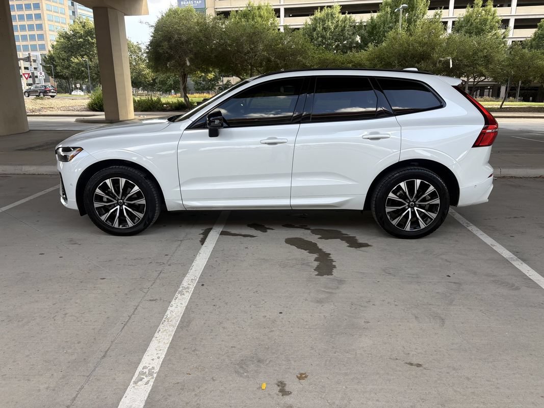 Used 2024 Volvo XC60 B5 Plus AWD/4WD image 9