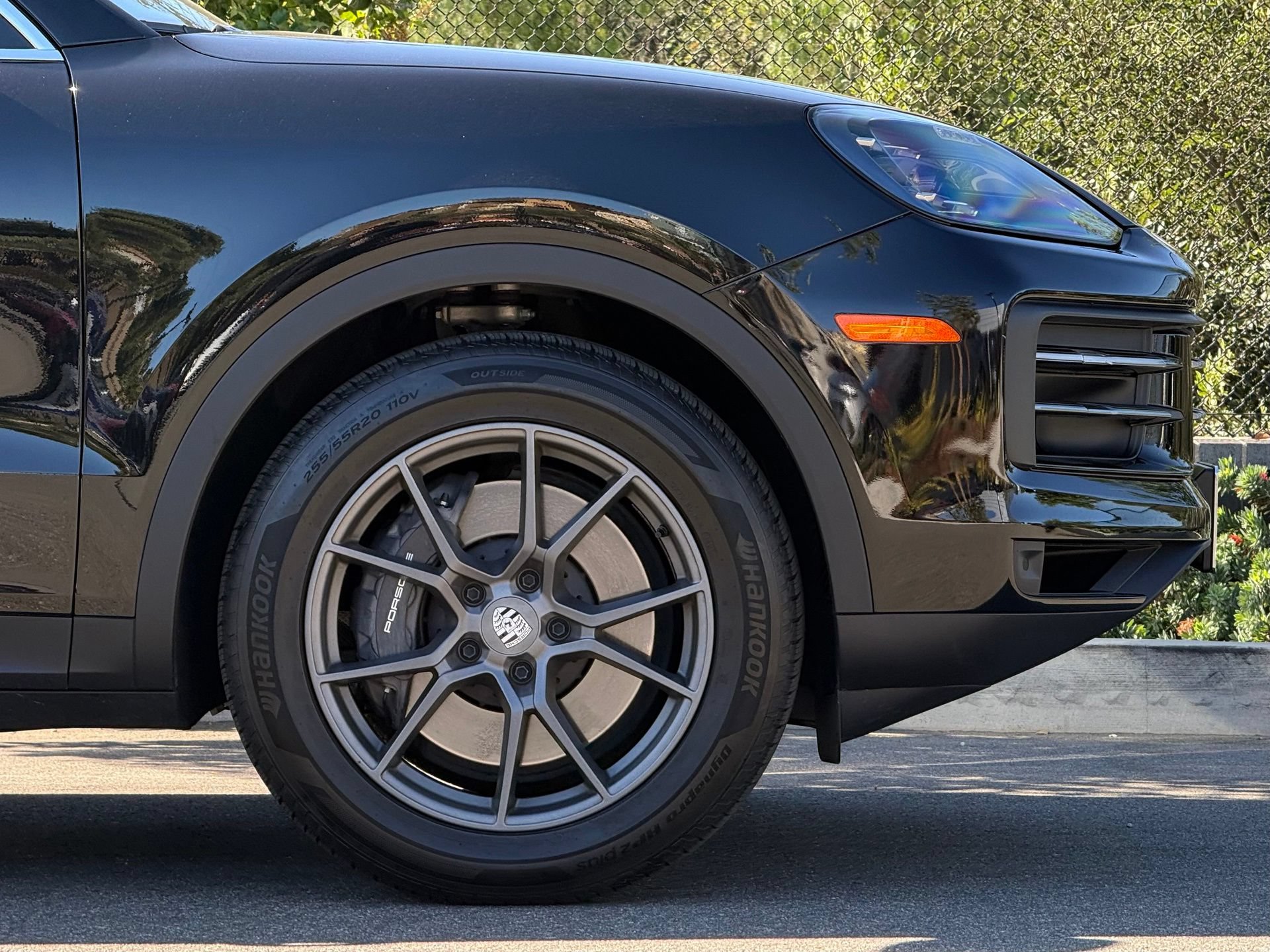 Certified 2024 Porsche Cayenne AWD/4WD image 12