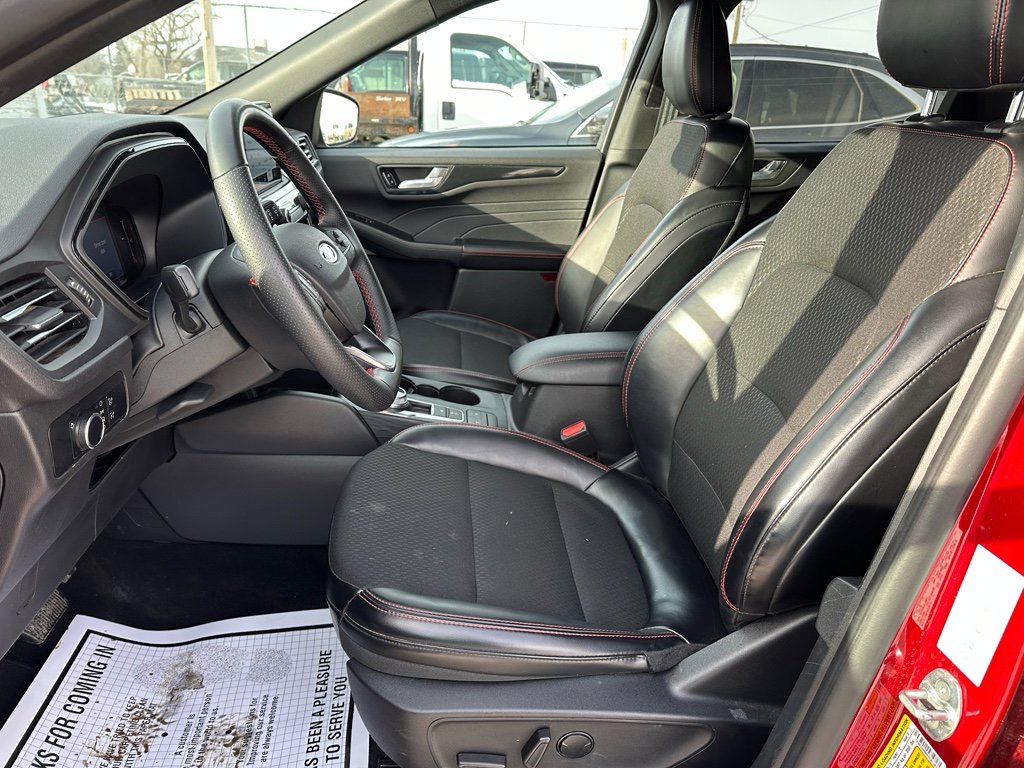 Certified 2025 Ford Escape ST-Line image 10