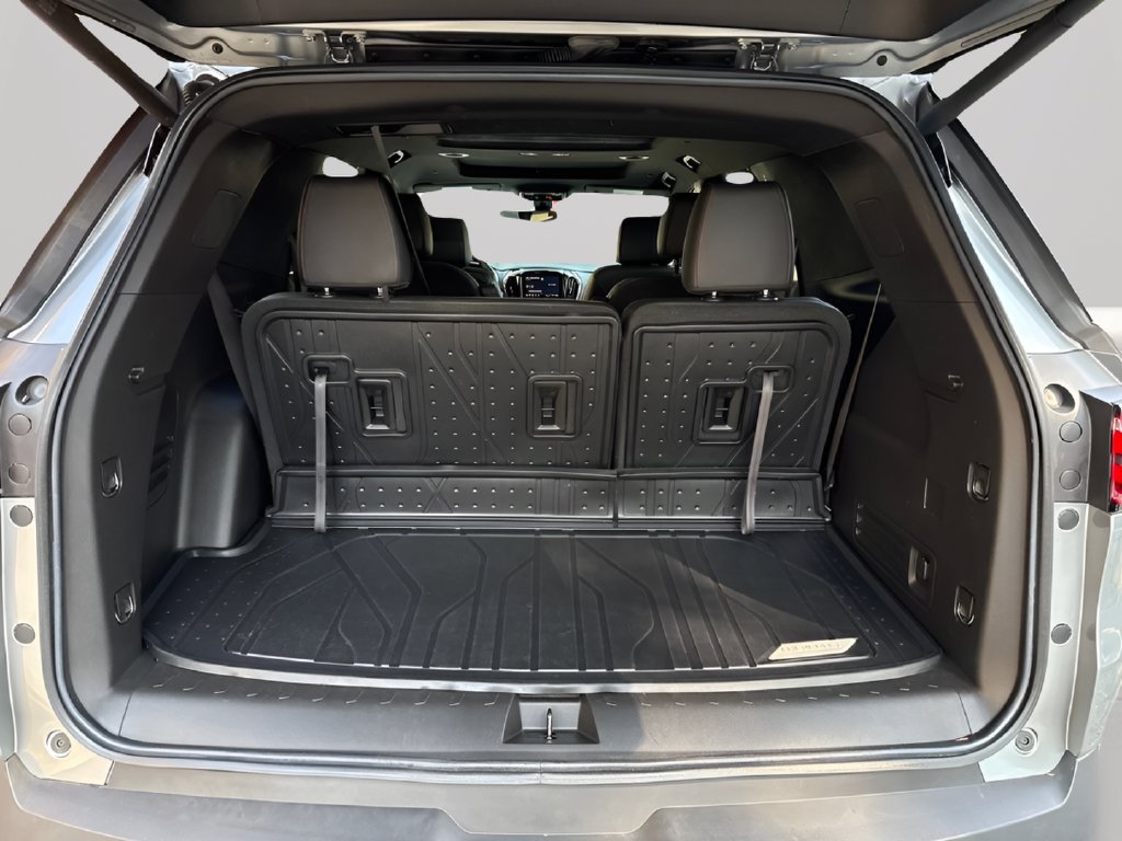 Used 2023 Chevrolet Traverse RS w/ LPO, Floor Liner Package AWD/4WD image 10