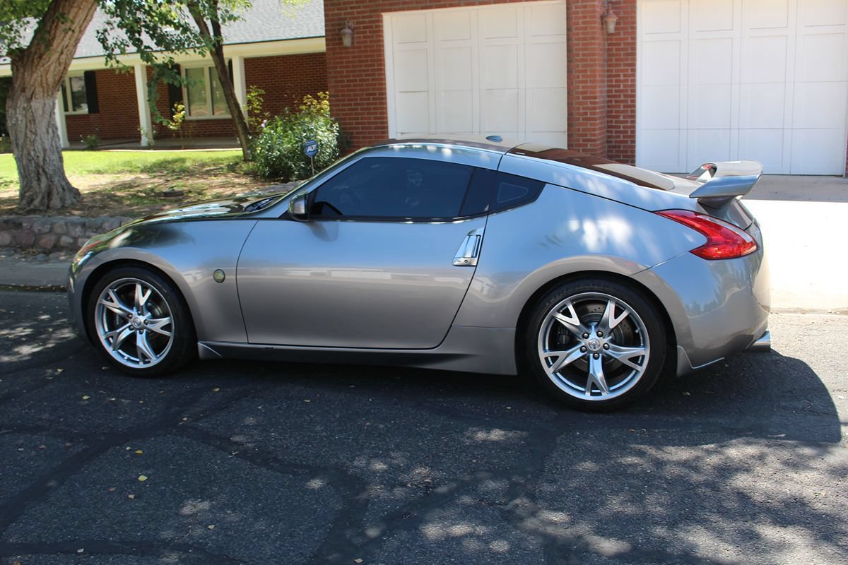 Used 2010 Nissan 370Z Touring w/ Sport Pkg RWD image 28