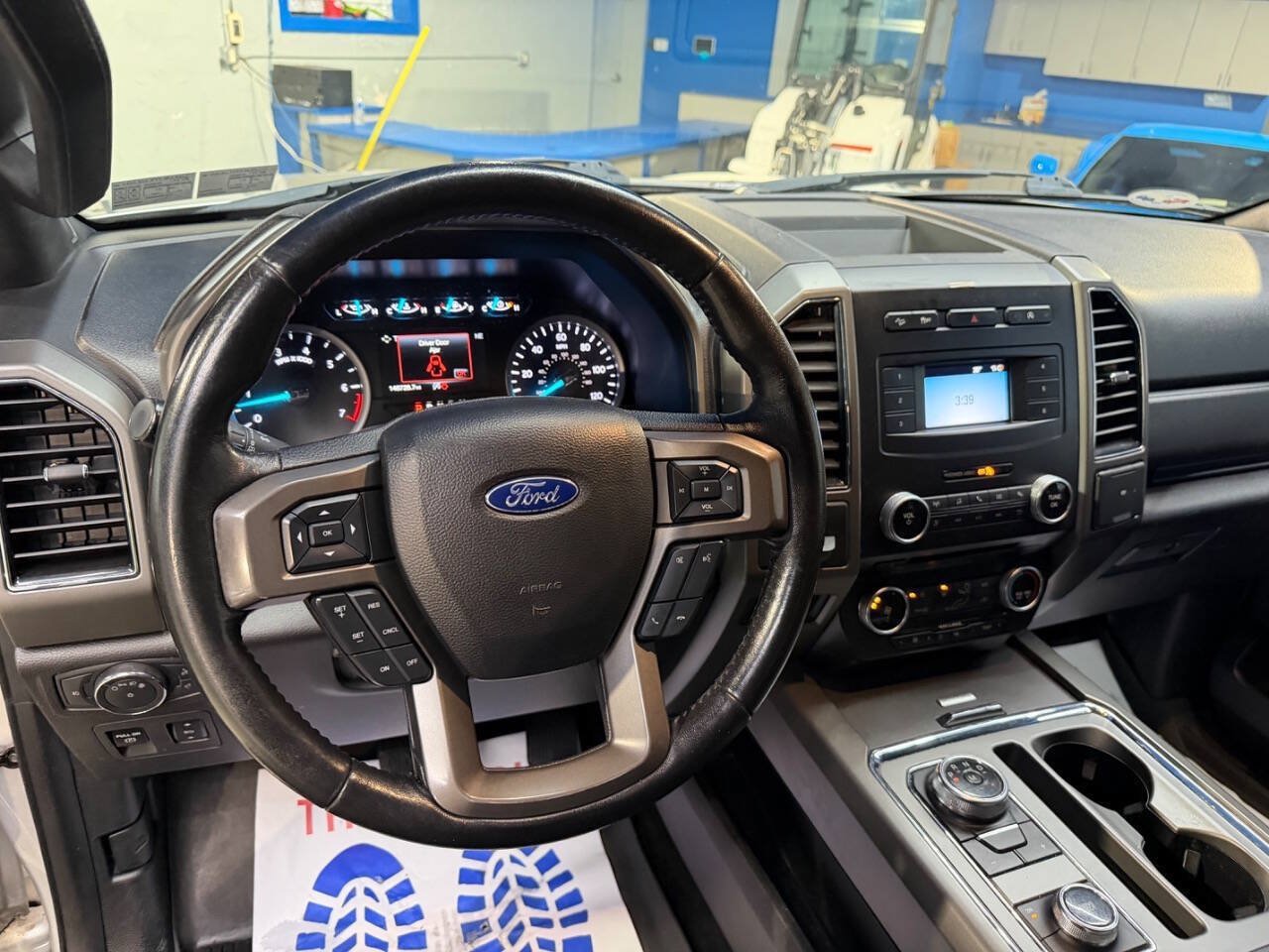 Used 2018 Ford Expedition XLT AWD/4WD image 24