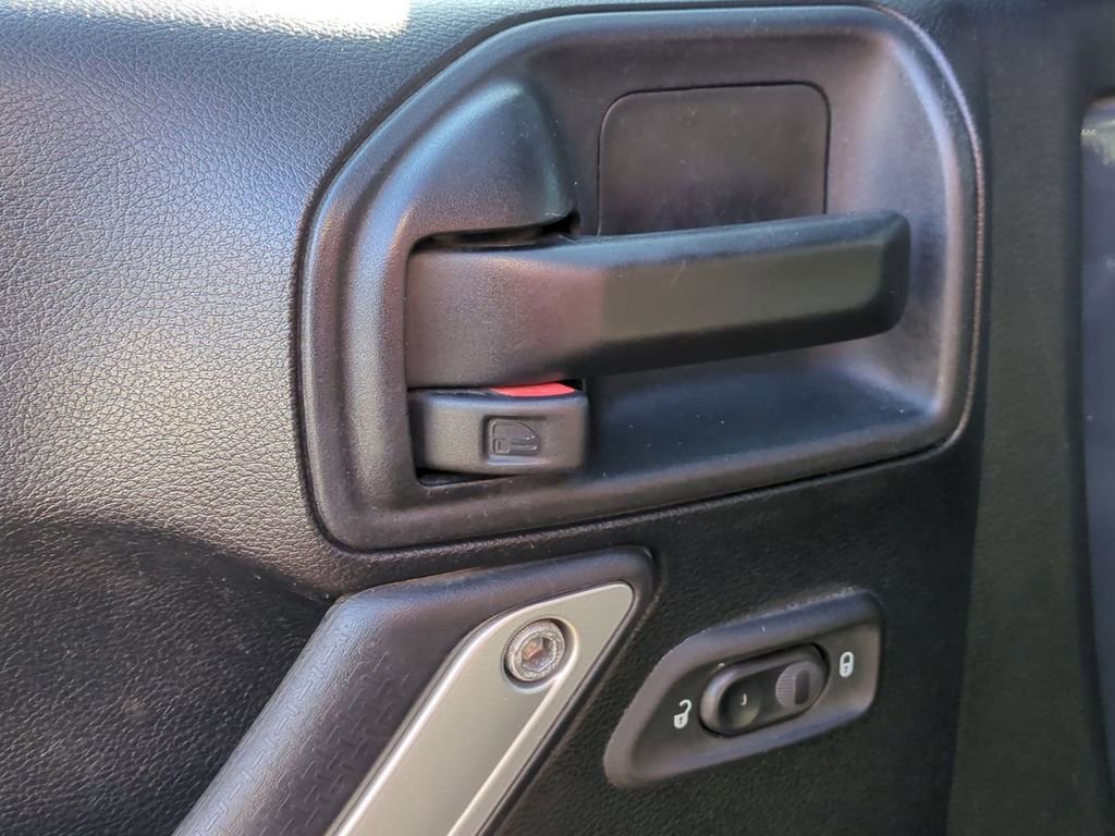 Used 2016 Jeep Wrangler Unlimited Sahara w/ Dual Top Group image 12