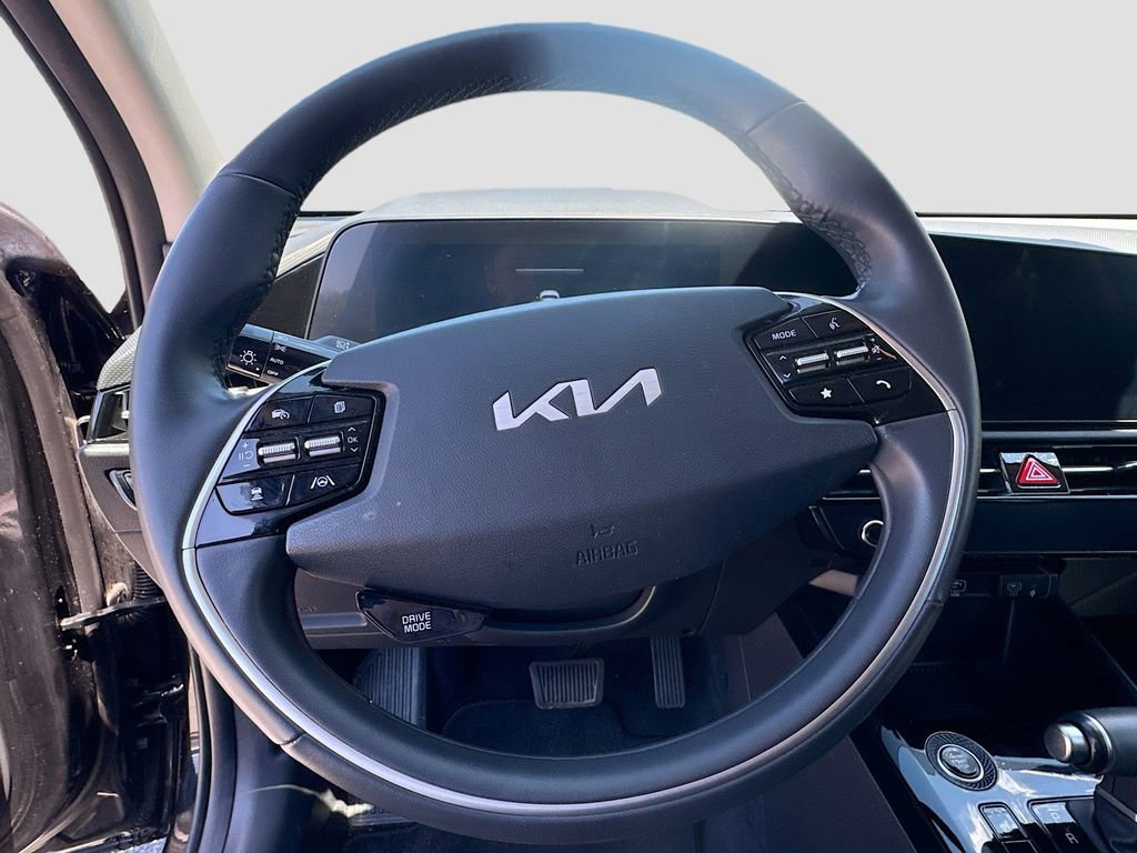 Certified 2024 Kia Niro EX FWD image 14