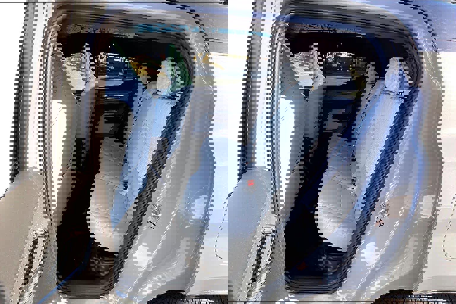 New 2025 Volvo EX30 Ultra w/ Protection Package Premier image 12