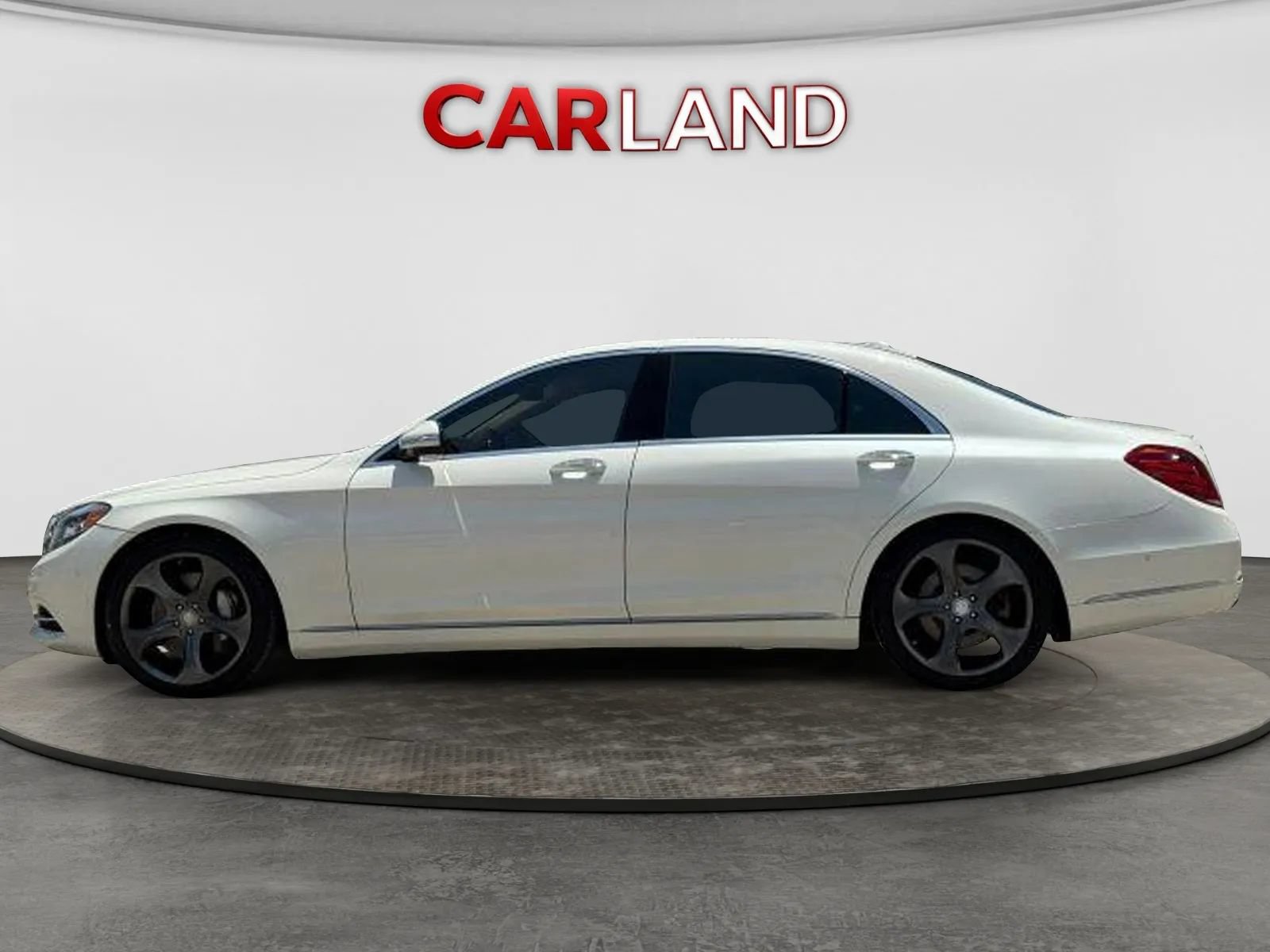 Used 2015 Mercedes-Benz S 550 Sedan image 3