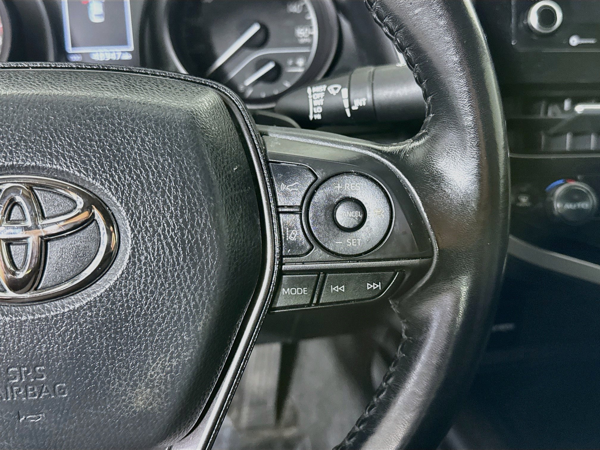 Used 2023 Toyota Camry SE FWD image 15