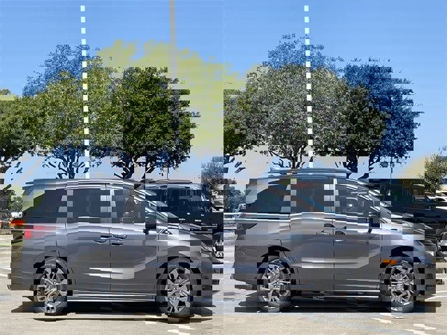 New 2026 Honda Odyssey Touring image 3