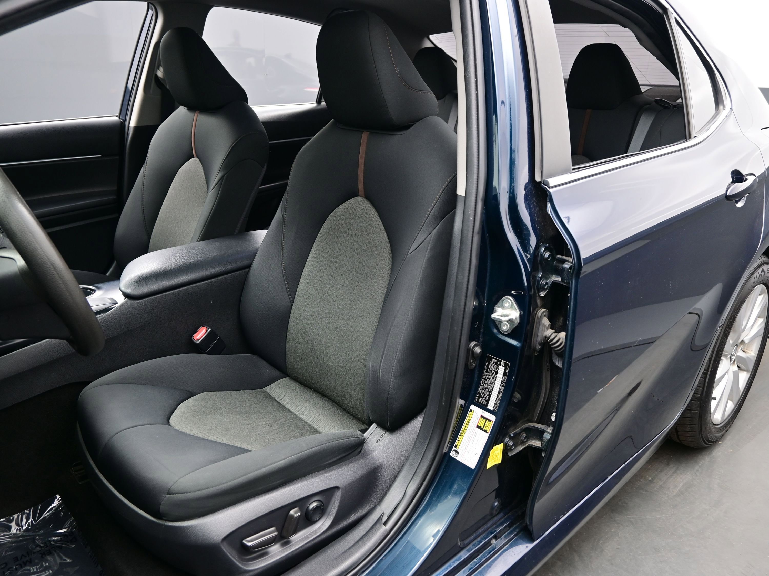 Used 2019 Toyota Camry LE image 12