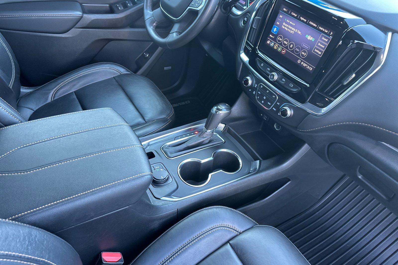 Used 2020 Chevrolet Traverse RS image 20