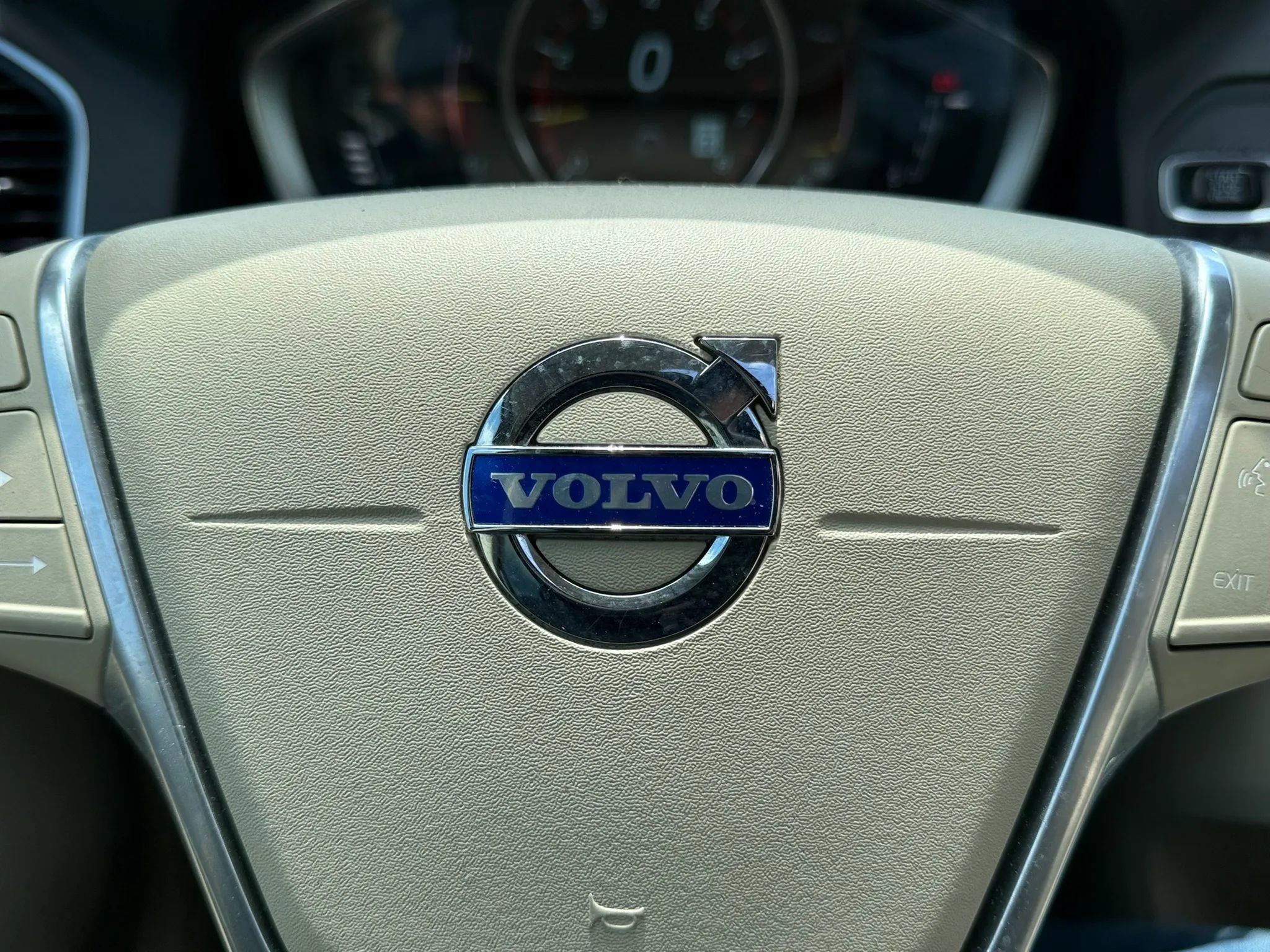 Used 2015 Volvo XC60 T5 Platinum FWD image 30