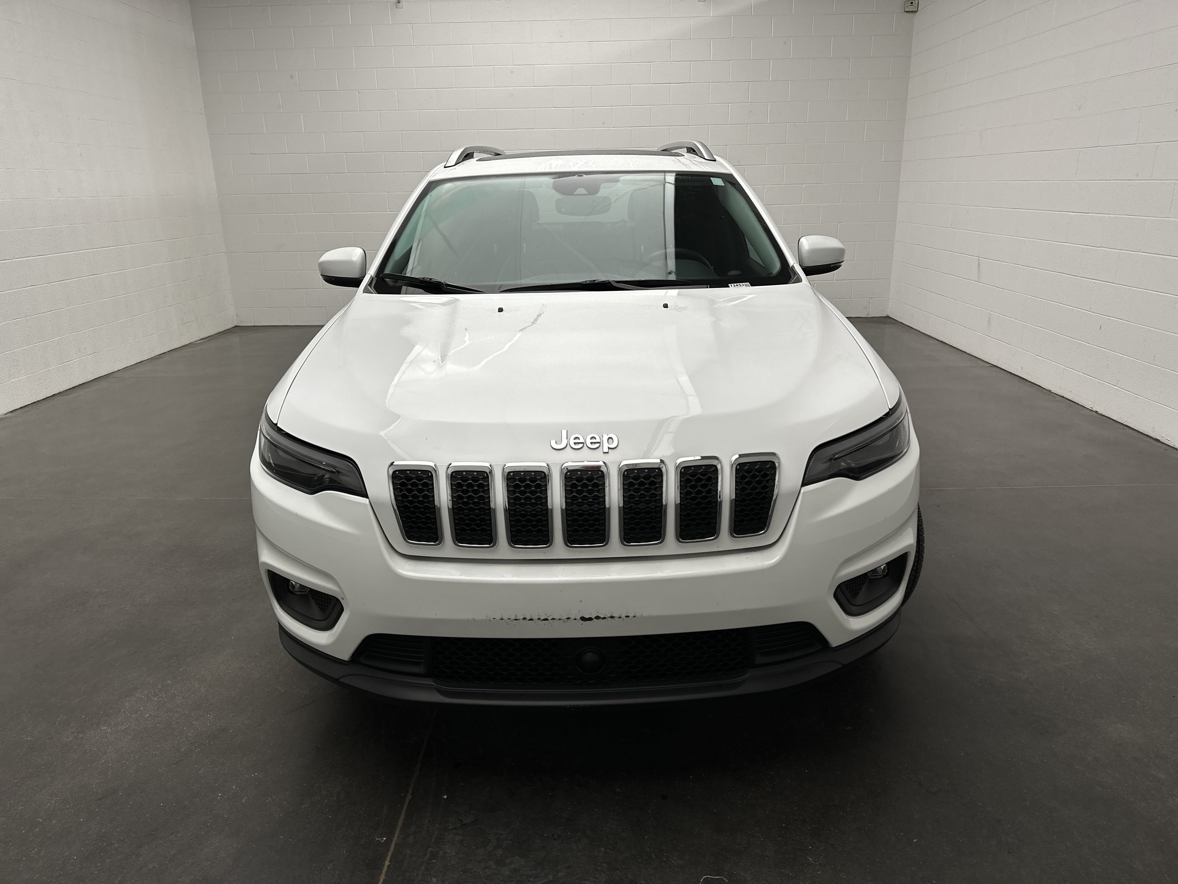 Used 2021 Jeep Cherokee Latitude Lux w/ Sun & Sound Group AWD/4WD image 3