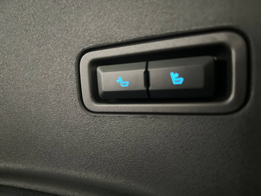 Used 2025 Ford Expedition Active RWD image 43