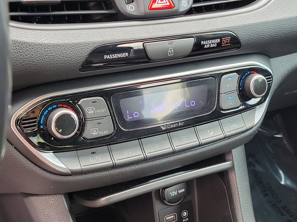 Used 2018 Hyundai Elantra GT w/ Tech Package 03 FWD image 23