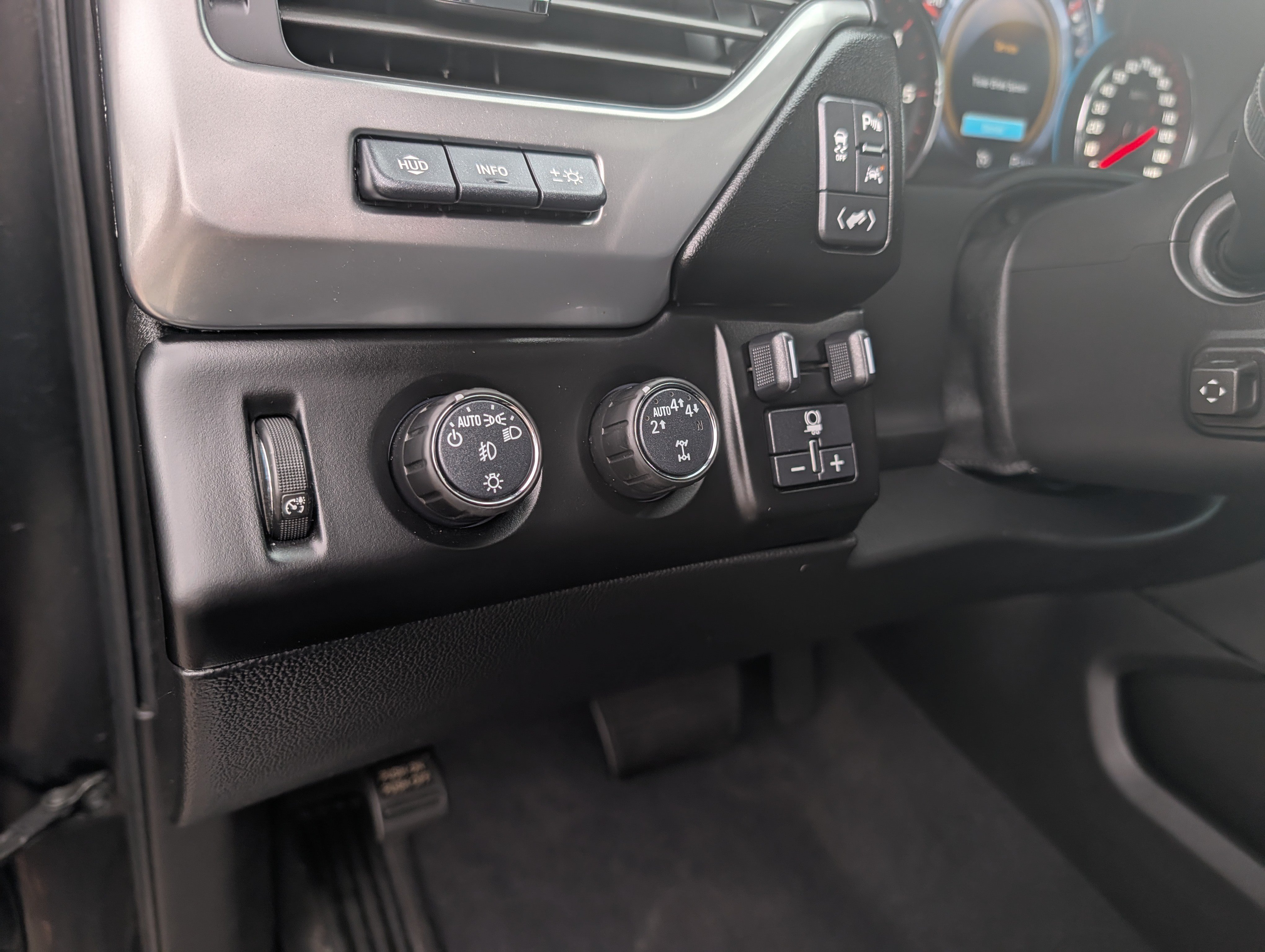 Used 2020 Chevrolet Tahoe Premier AWD/4WD image 27