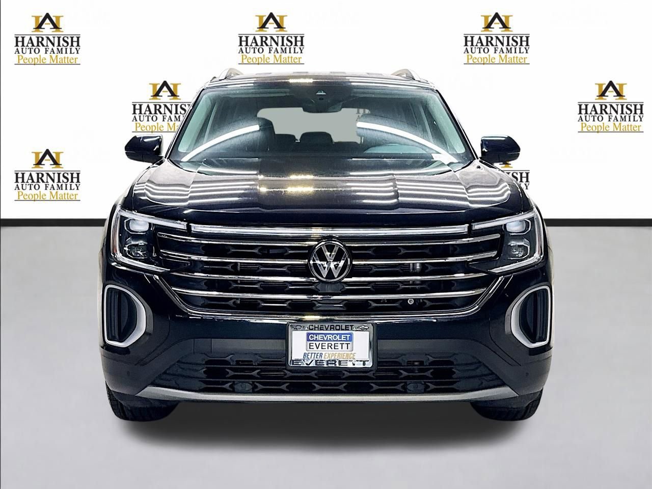 Used 2025 Volkswagen Atlas SE image 2