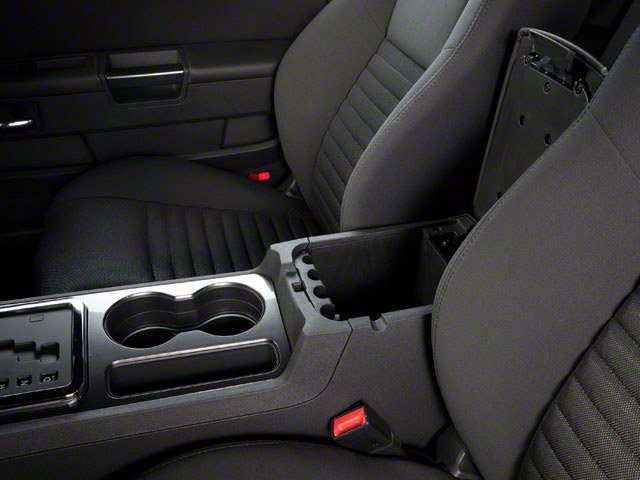 Used 2013 Dodge Challenger SXT RWD image 19