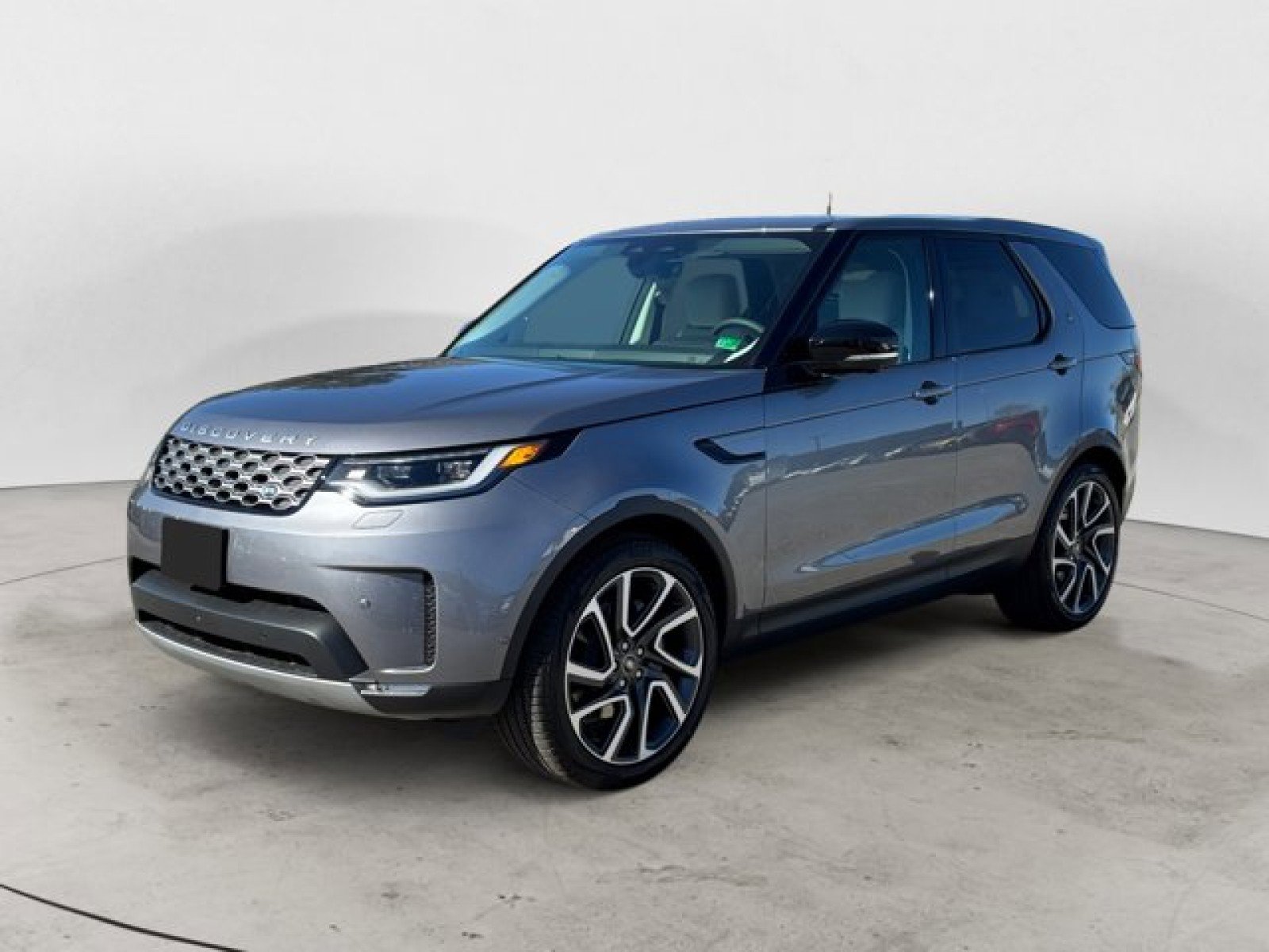 New 2025 Land Rover Discovery S