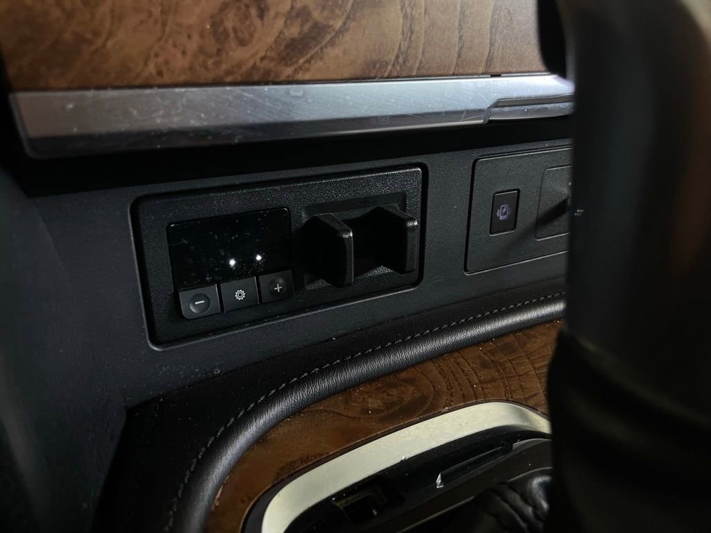Used 2021 Nissan Armada SL w/ Captain's Chairs Package RWD image 46