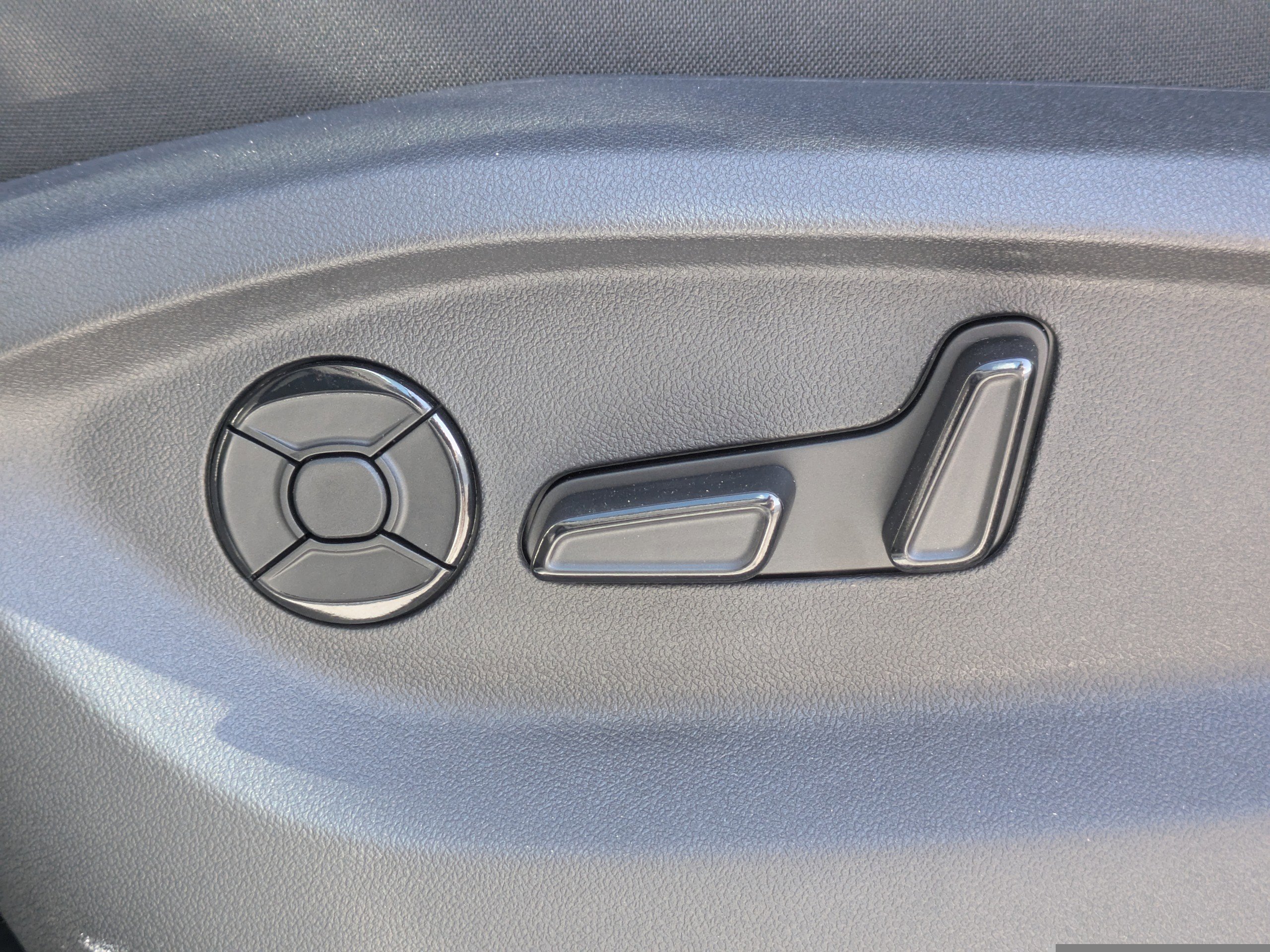 New 2026 Volkswagen Tiguan SE AWD/4WD image 21