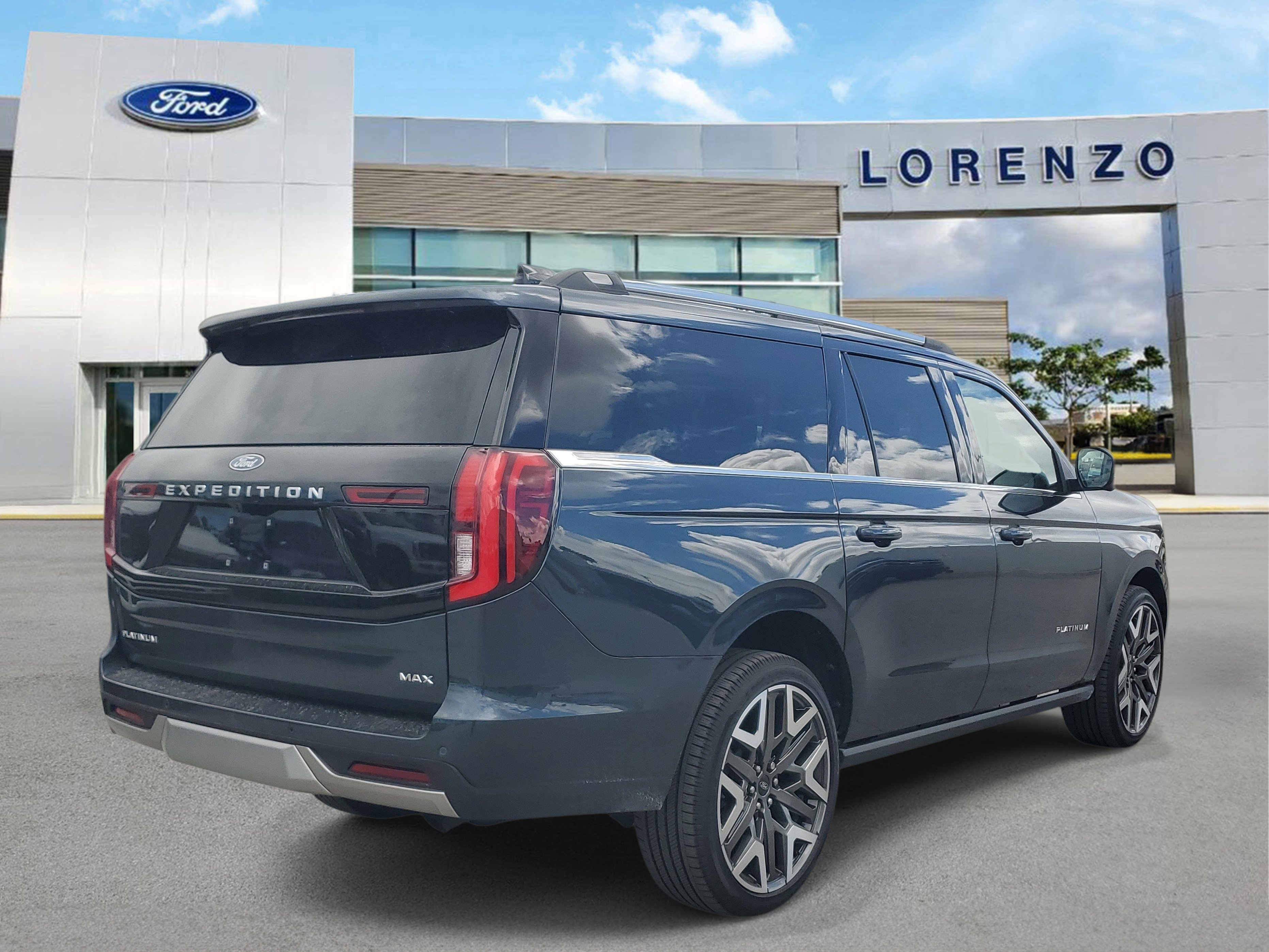 New 2026 Ford Expedition Max Platinum w/ Platinum Ultimate Package AWD/4WD image 4