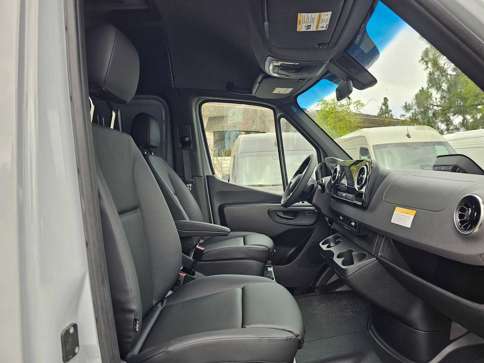 New 2025 Mercedes-Benz Sprinter 2500 image 10