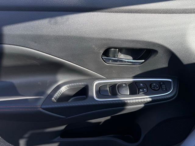 New 2025 Nissan Versa SR w/ Trunk Package FWD image 19