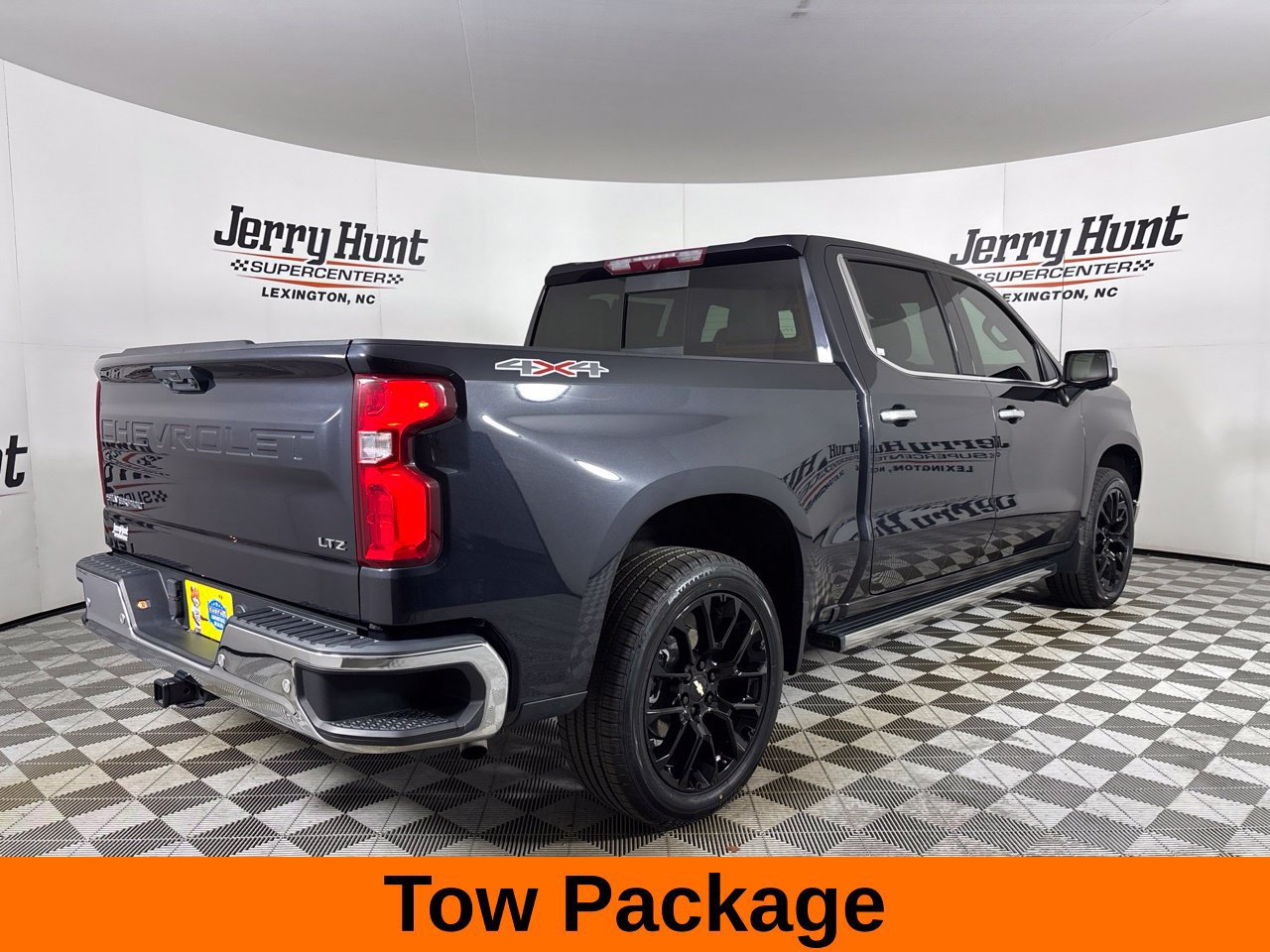Used 2023 Chevrolet Silverado 1500 LTZ w/ LTZ Premium Package AWD/4WD image 6
