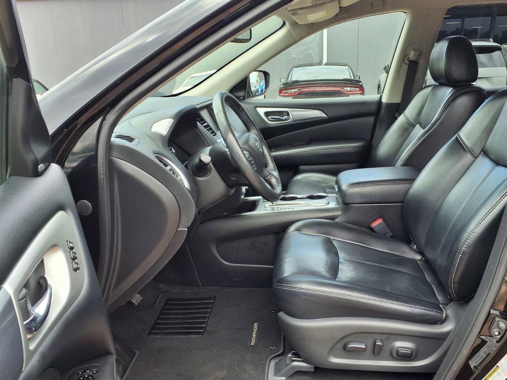 Used 2018 Nissan Pathfinder SL FWD image 10