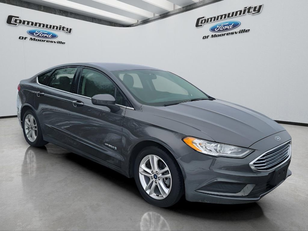 Used 2018 Ford Fusion S image 3