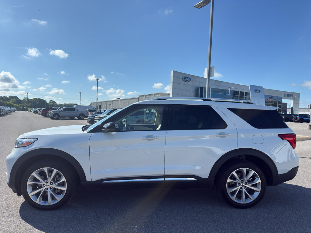 Certified 2023 Ford Explorer Platinum w/ Technology Package AWD/4WD image 8